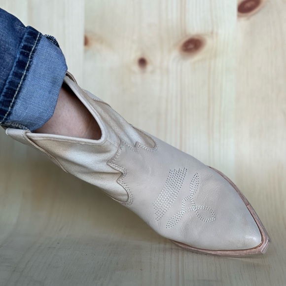 Leather western boots - Picture 2 of 3